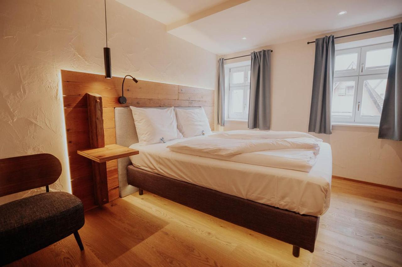 Altstadtmittehotel Sonne 丁克尔斯比尔 外观 照片