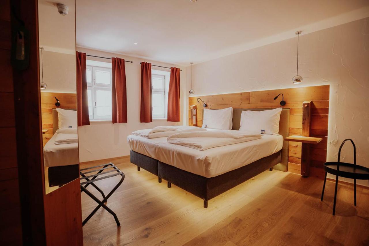 Altstadtmittehotel Sonne 丁克尔斯比尔 外观 照片