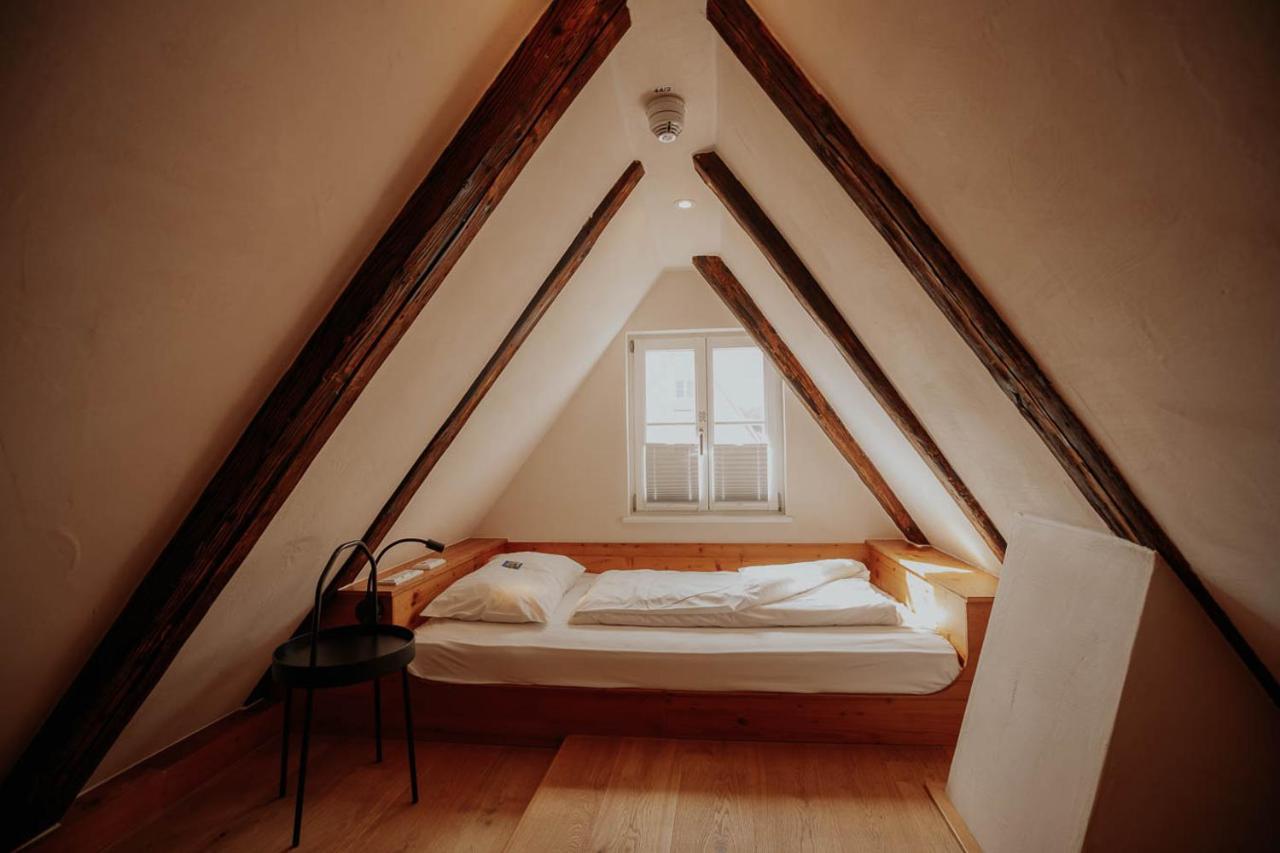 Altstadtmittehotel Sonne 丁克尔斯比尔 外观 照片